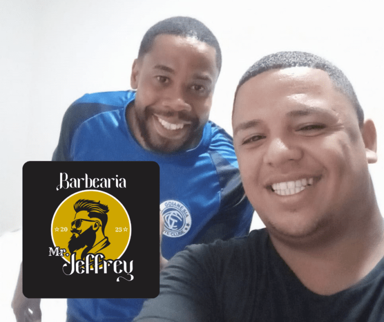 Post para Facebook Atenção Não leia as letras pequenas moderno vermelho preto e branco