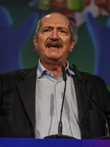 22mai2024---aldo-rebelo-ex-ministro-da-defesa-em-evento-em-brasilia-1748025683918_v2_360x480.jpg