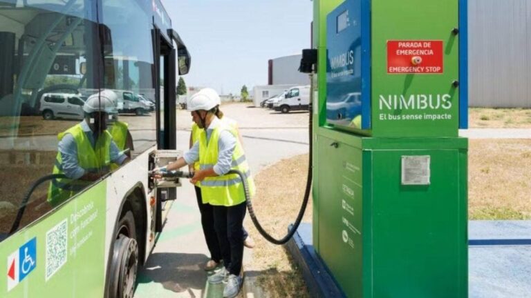 ba1bbf55-onibus-movido-a-fezes-ja-rolou-mais-de-14-mil-quilometros-eaaac-1200x794-1-1200x675